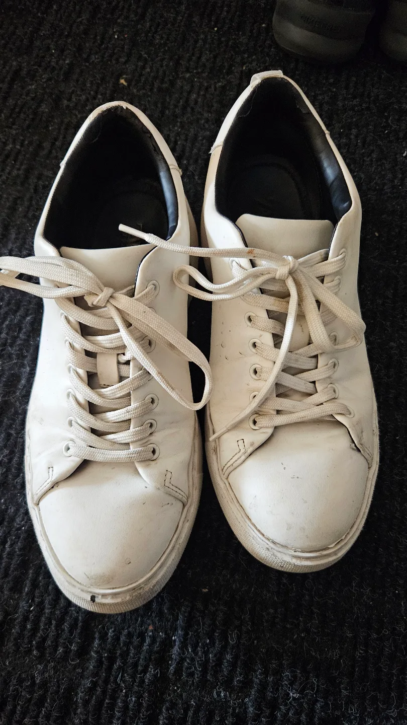 White sneakers size 42 thumbnail