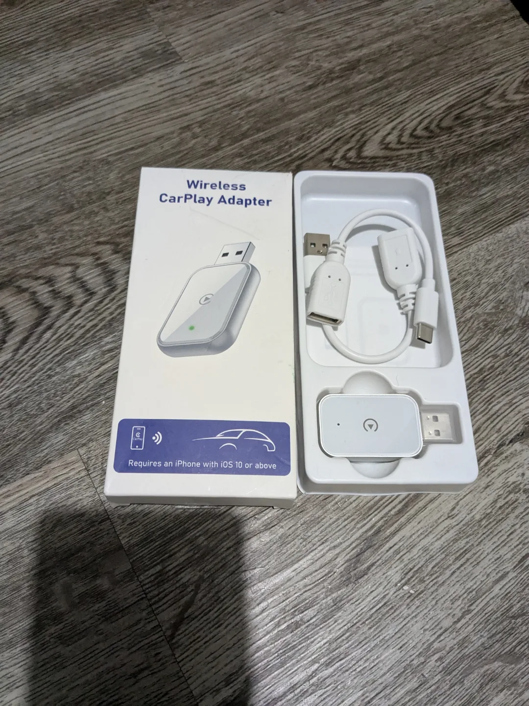 Wireless CarPlay Adapter for iPhone thumbnail