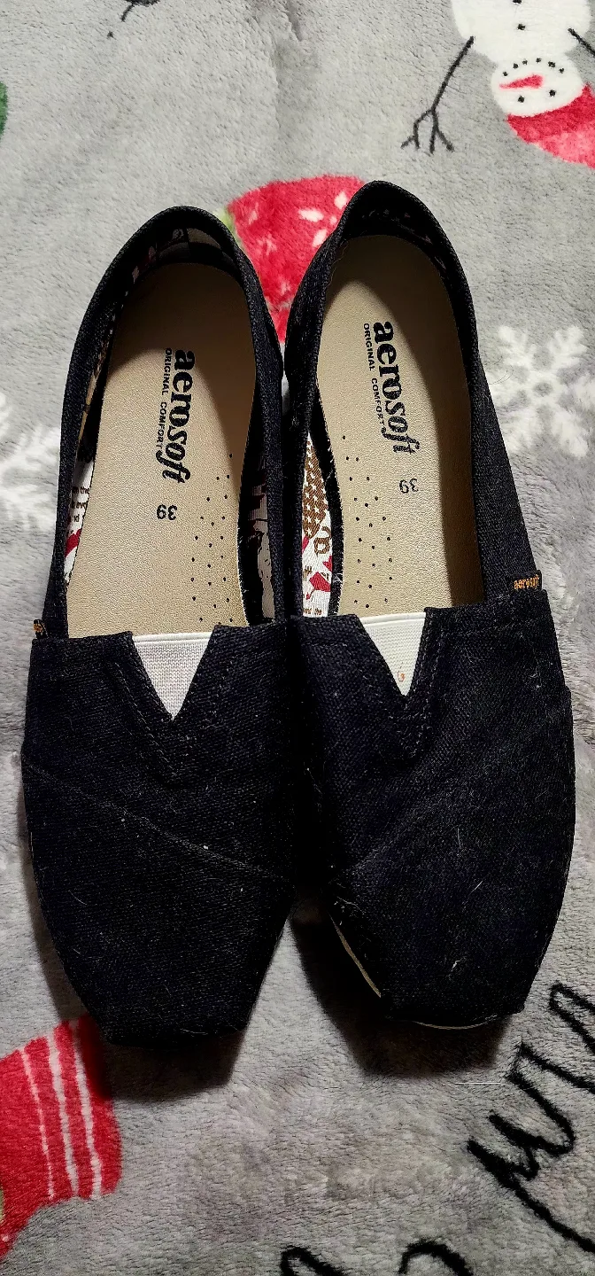 Aerosoft Black Slip-on Shoes - Size 39 thumbnail