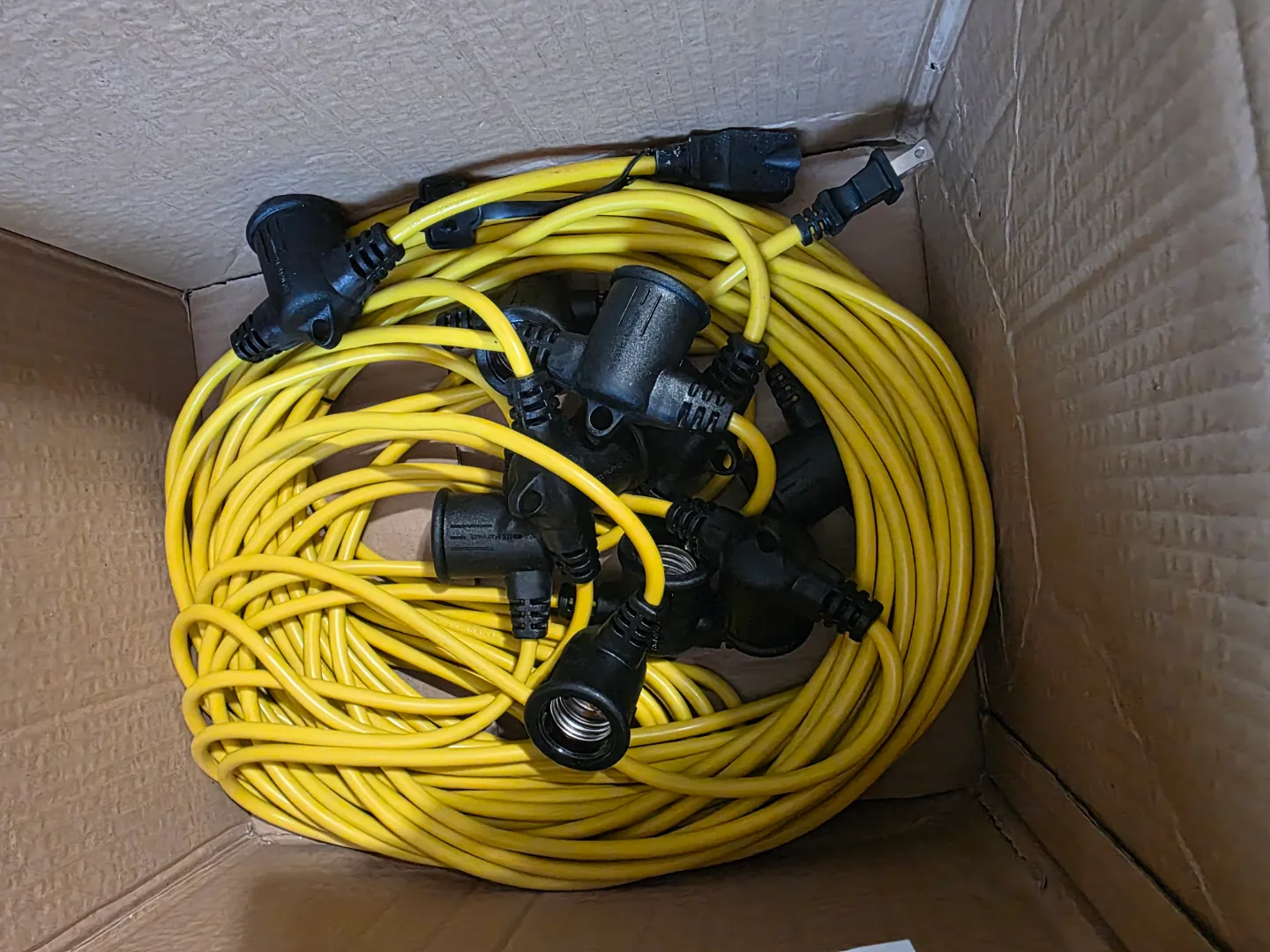 Sunlite String Lights with Guards - New in Box image indicator(2)