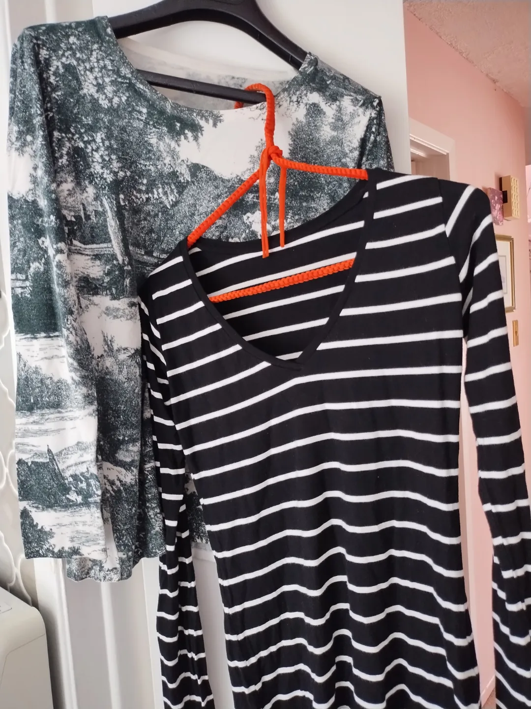 🧡Two Women's Long-Sleeve Tops image indicator(2)