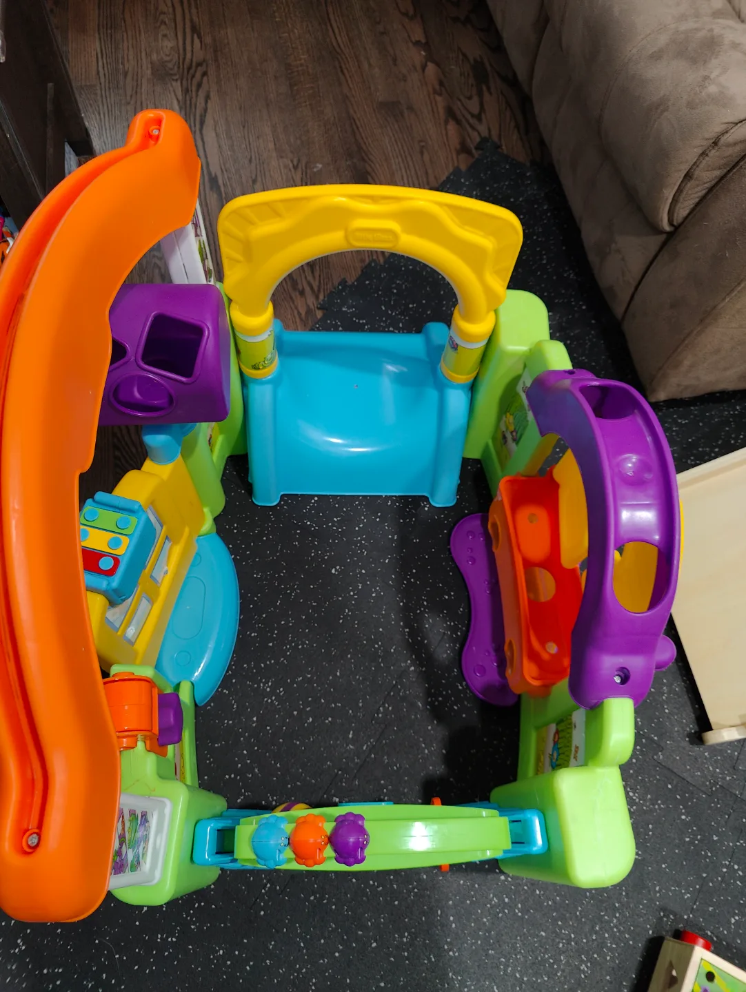 Little Tikes 4-in-1 Activity Play House image indicator(3)