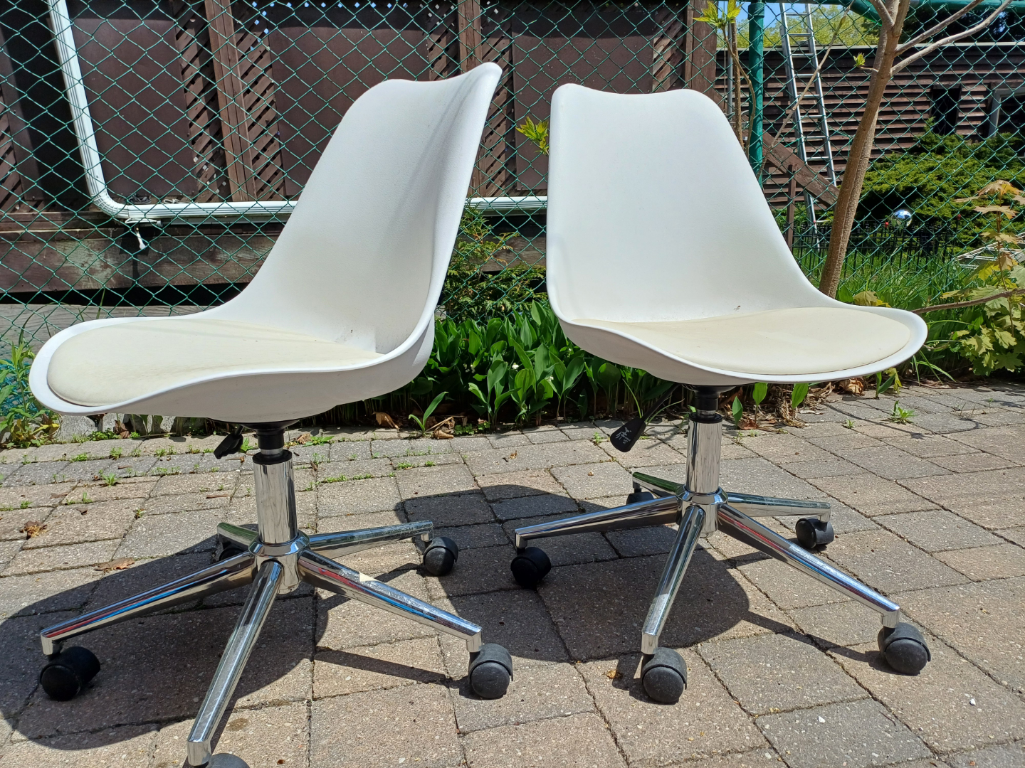 White Swivel Office Chairs - photo 2