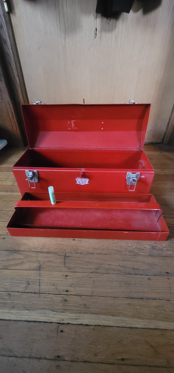 #freecycle Vintage International Tool Box - photo 2