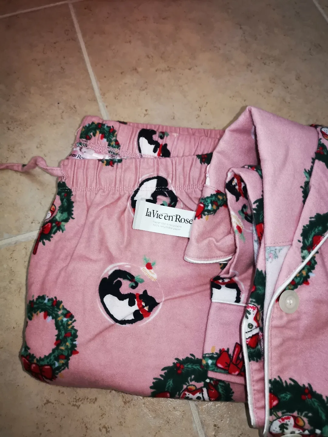 La Vie en Rose Women's Size Small Pink Christmas Pajamas image indicator(2)