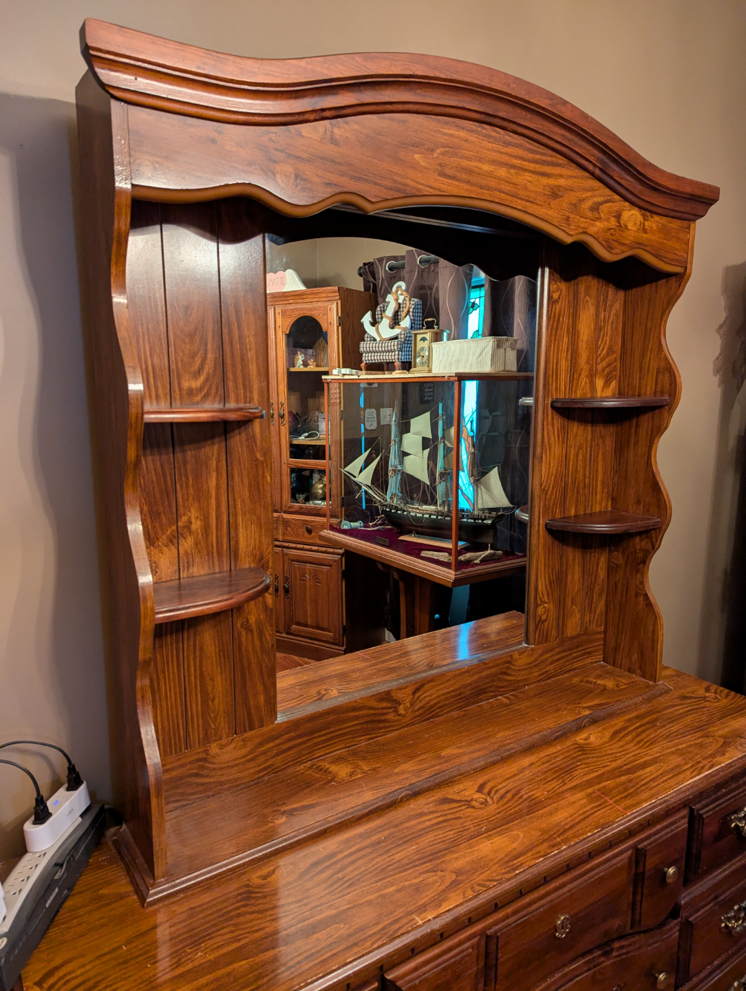 vintage dresser - photo 2