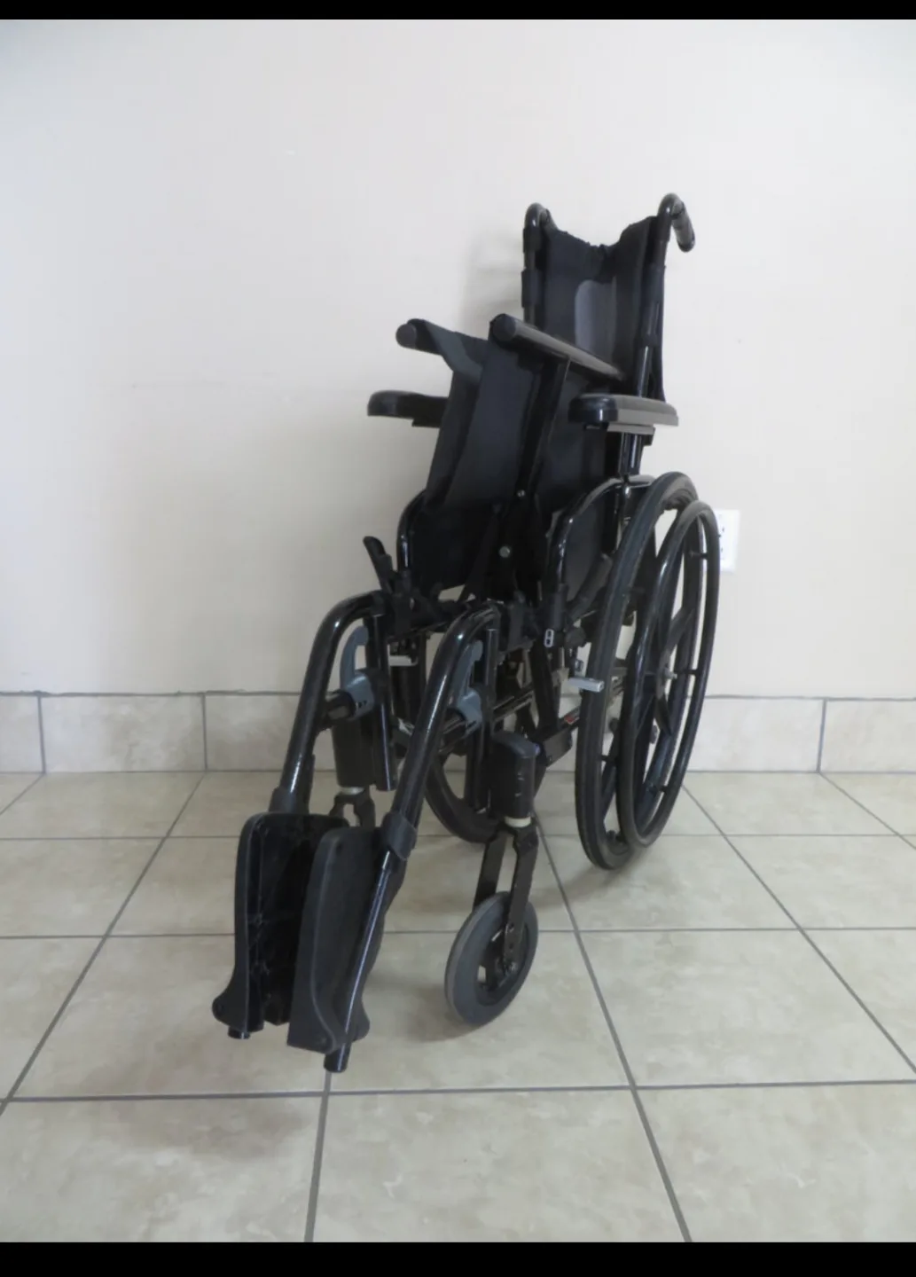 Foldable Wheelchair image indicator(2)