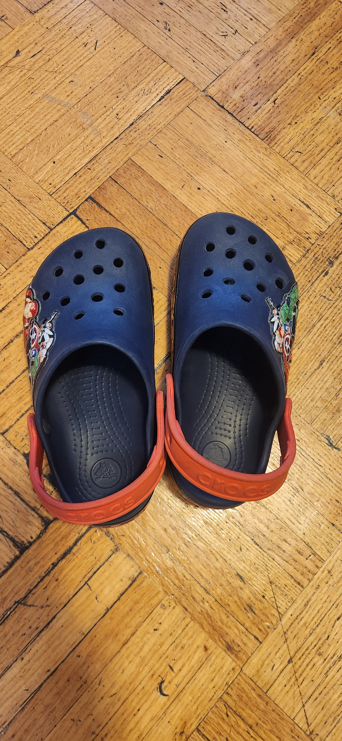 Kids' Avengers Crocs Size J1