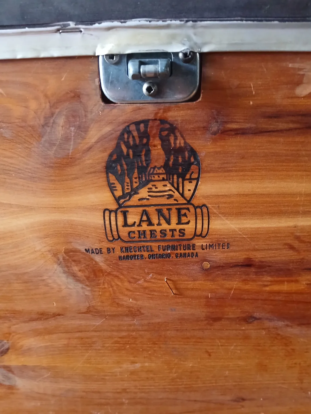 Vintage Lane Cedar Chest - Black Leather Upholstery image indicator(4)