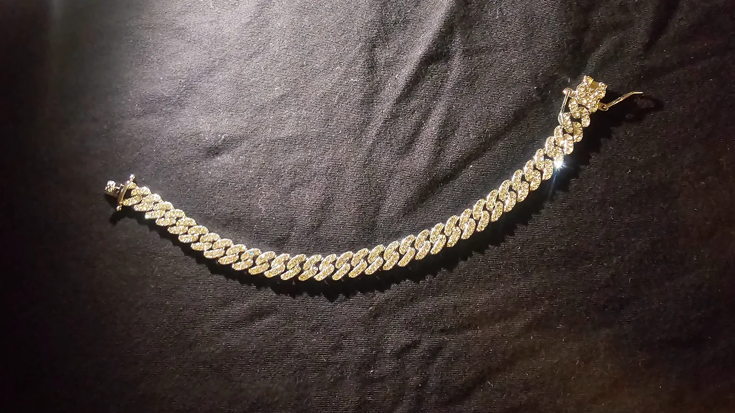 Ice Out Cuban Link Bracelet image indicator(2)
