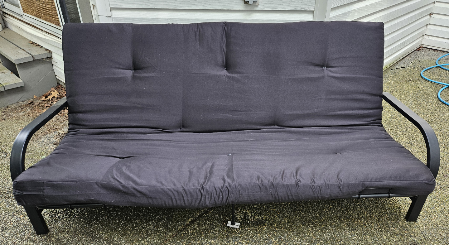 Black Futon
