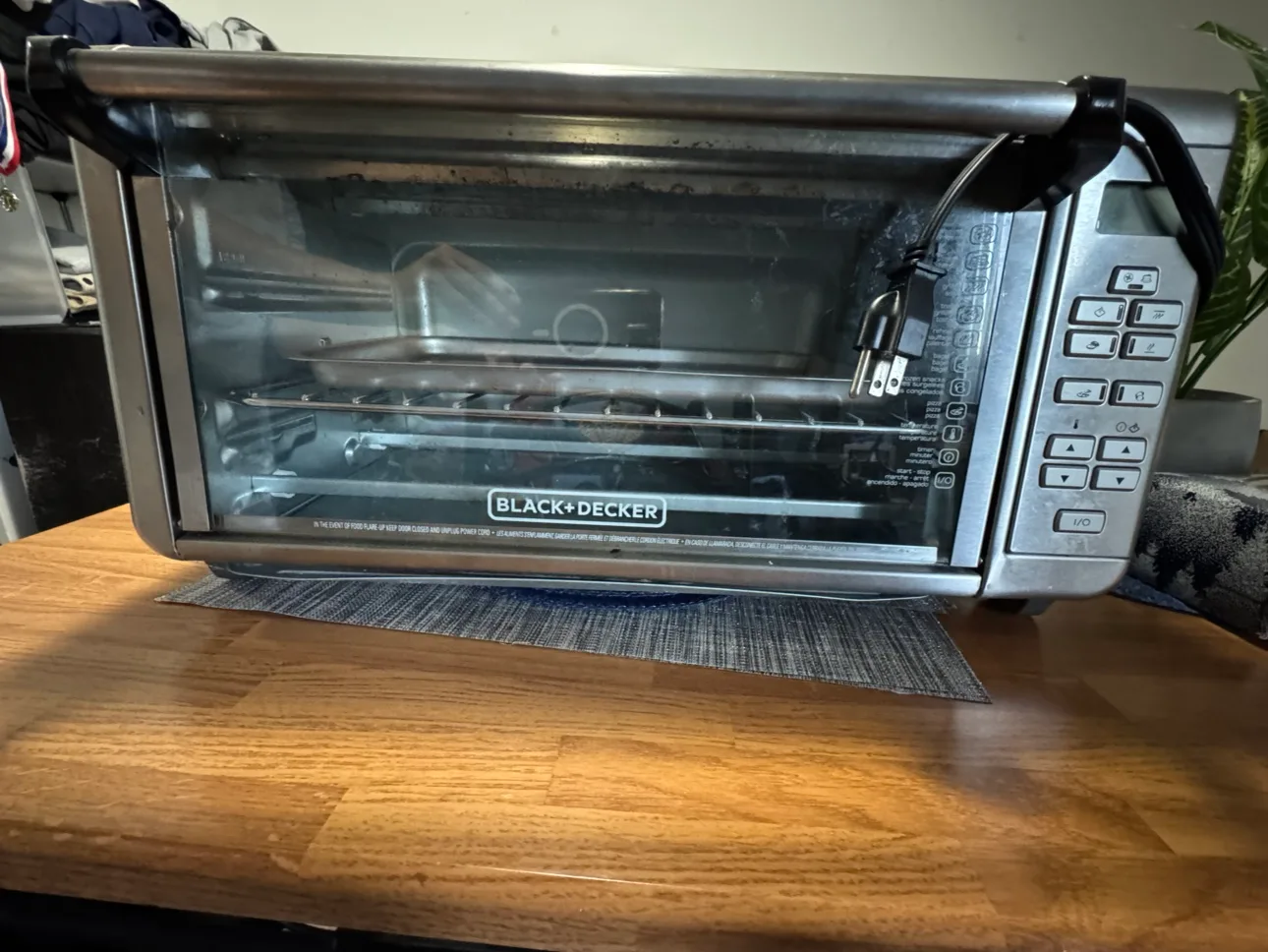 Moving: Black+Decker Digital Toaster Oven thumbnail