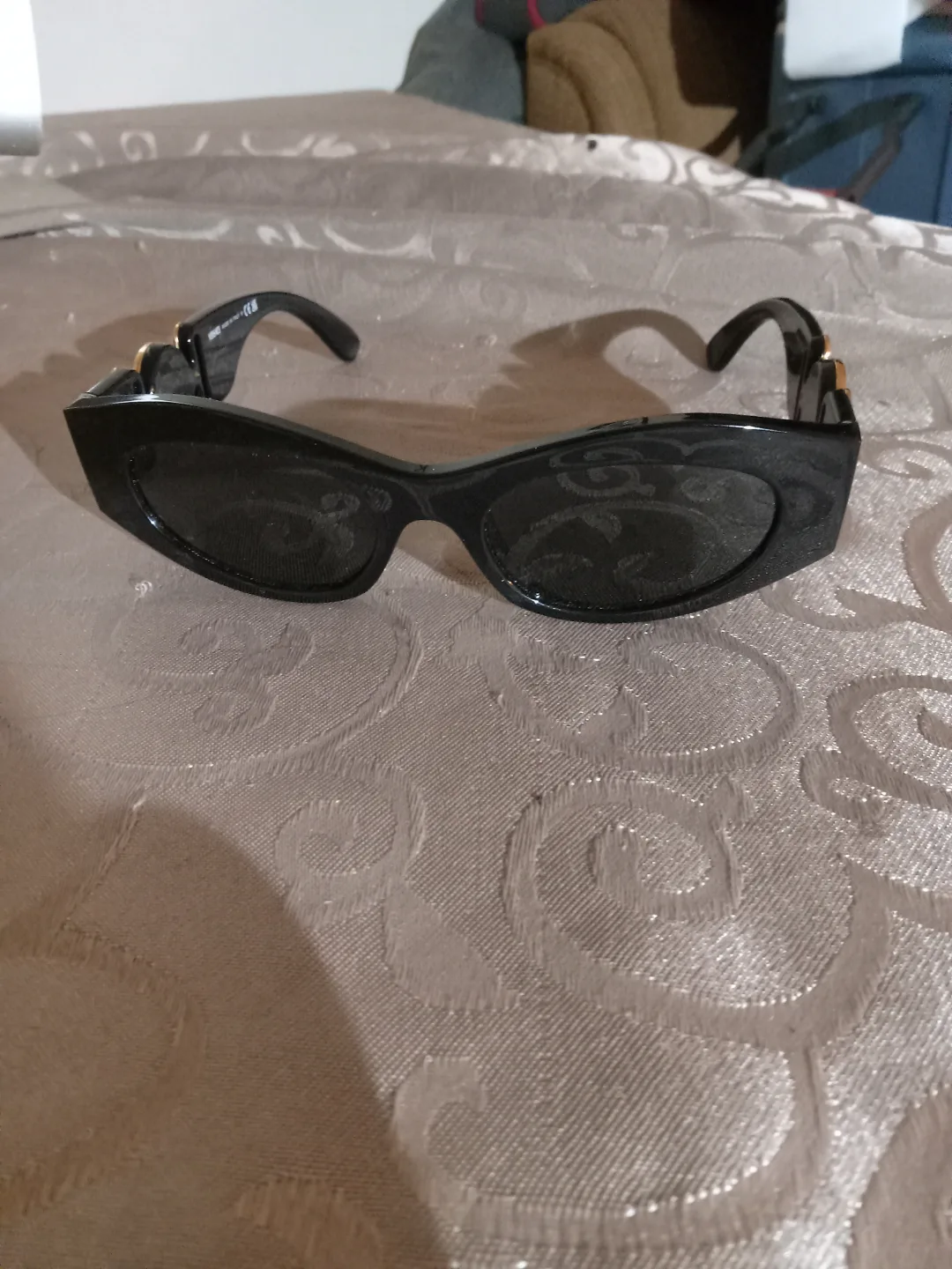 Versace sunglasses brand new image indicator(3)