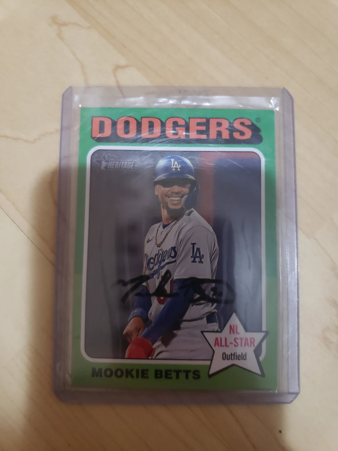 Mookie Betts Autographed Baseball Card 🏒