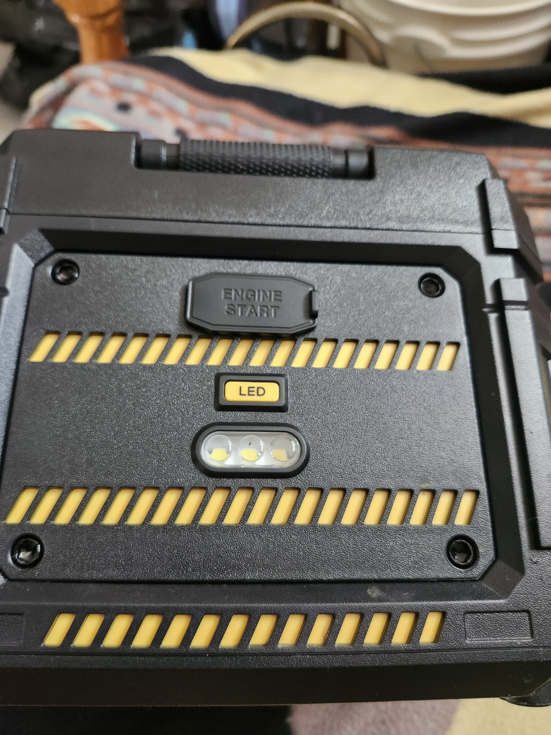 CAT 200W Portable Power Station - photo 3