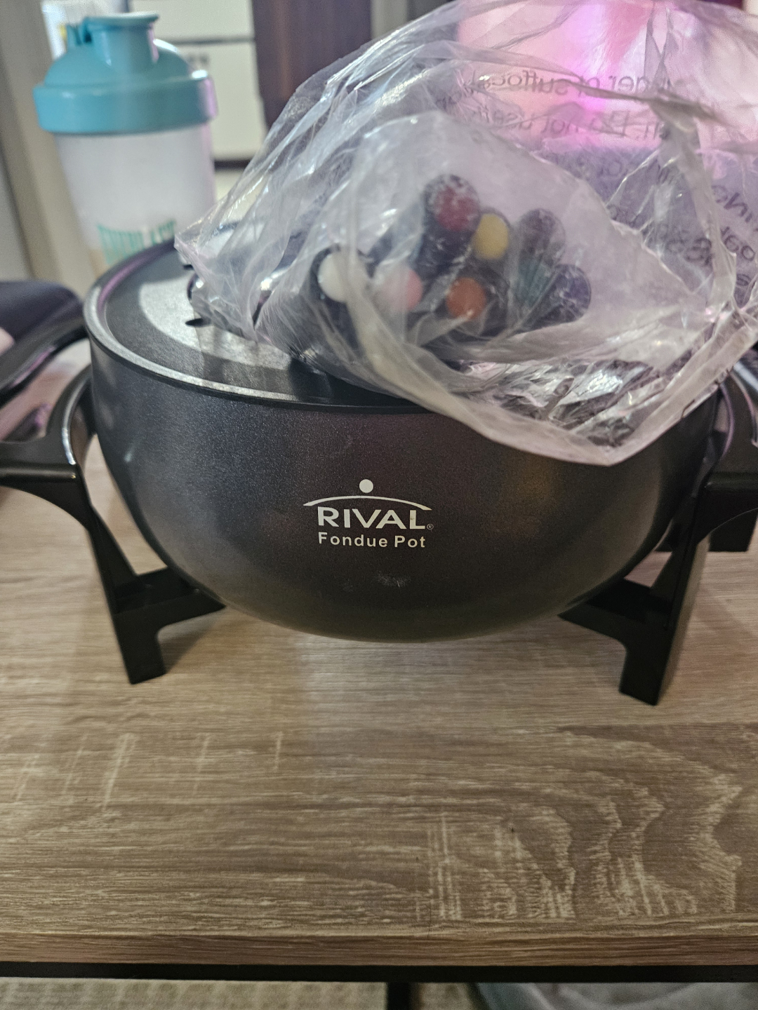Rival Fondue Pot with Eight Forks