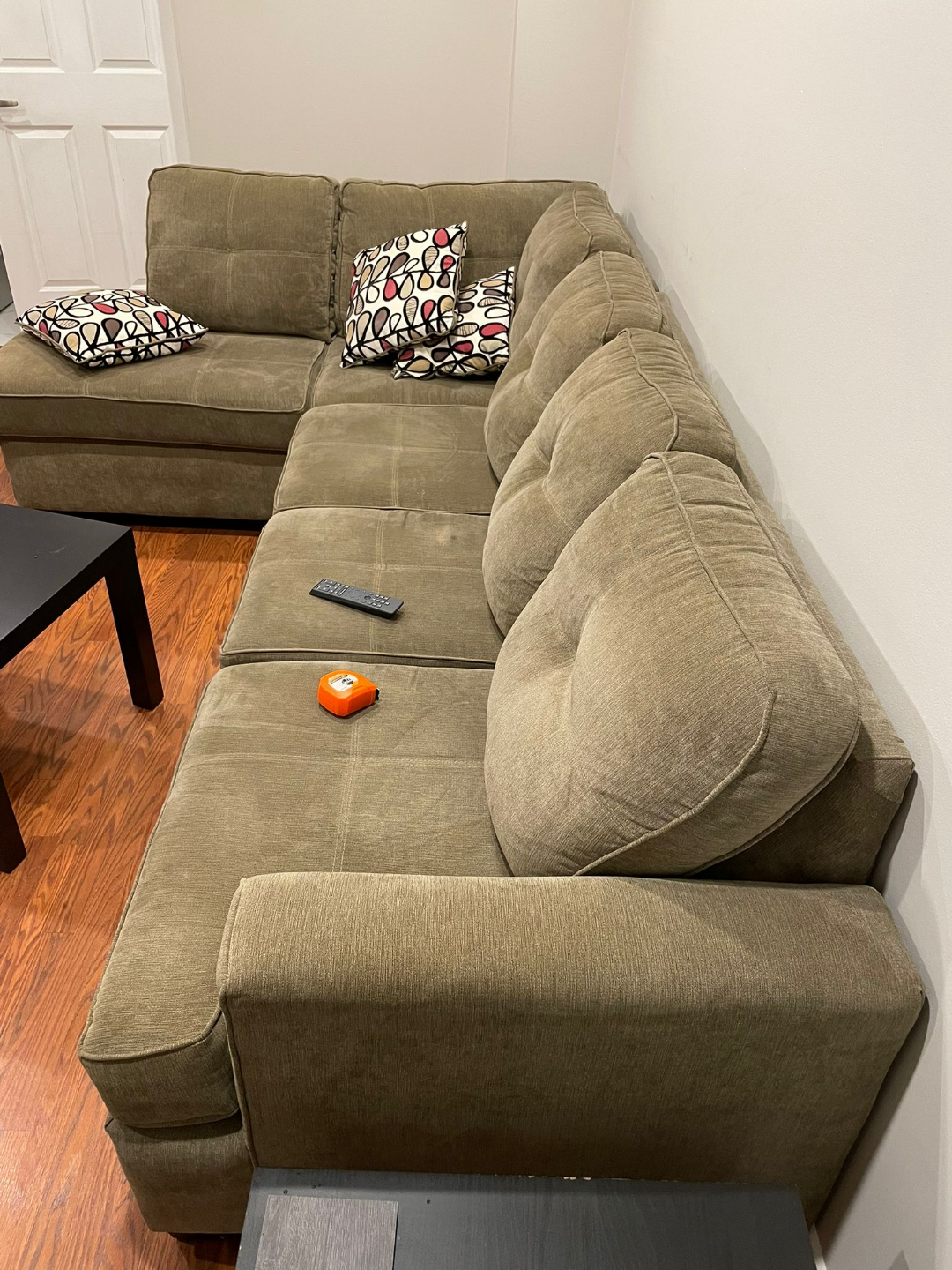 Sectional in dark green high-end finishing and quality