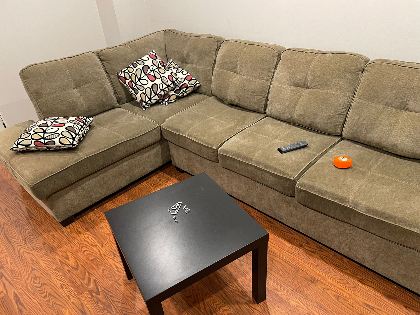 Sectional in dark green high-end finishing and quality - photo 2