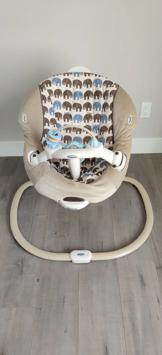 Graco Baby Swing - Elephant Design - Graco Sweet Peace Soother image indicator(4)