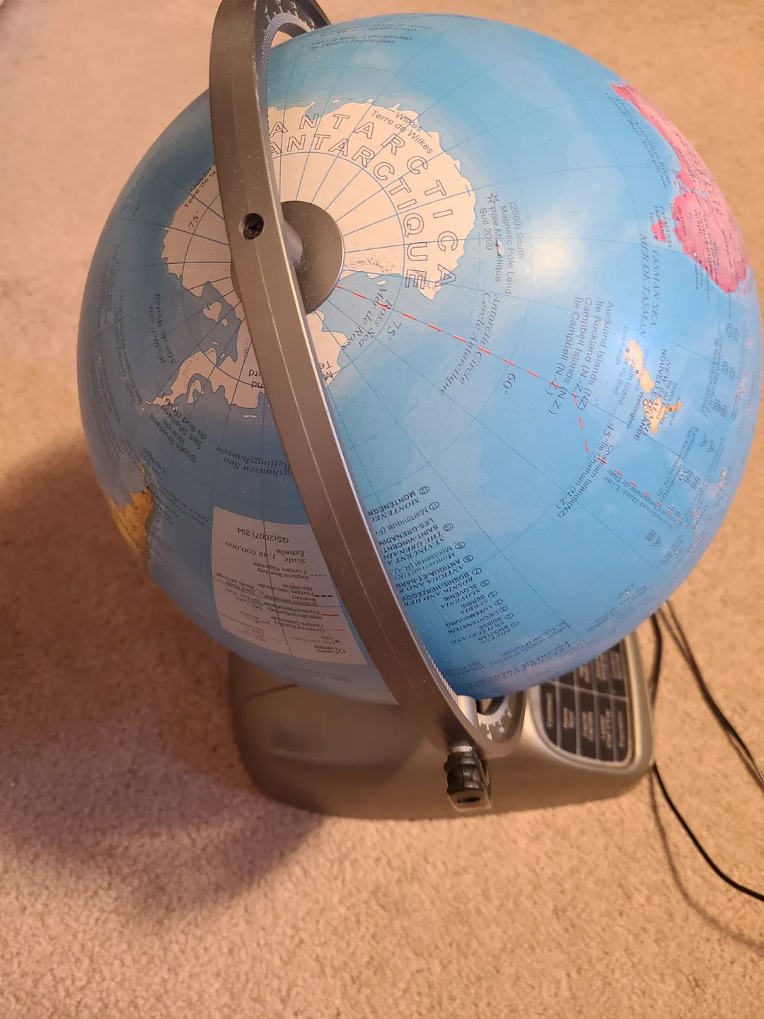 Oregon Scientific SmartGlobe Deluxe Edition Talking Globe image indicator(9)