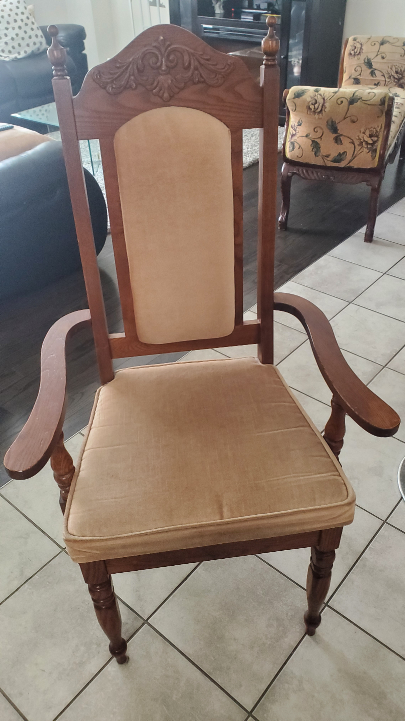 Wooden Dining Table and Chairs Set - no scratches or marks - photo 5