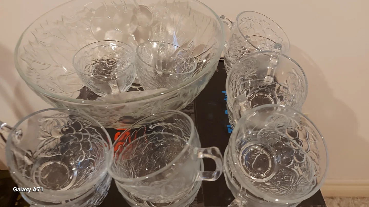 Glass Punch Bowl Set image indicator(2)