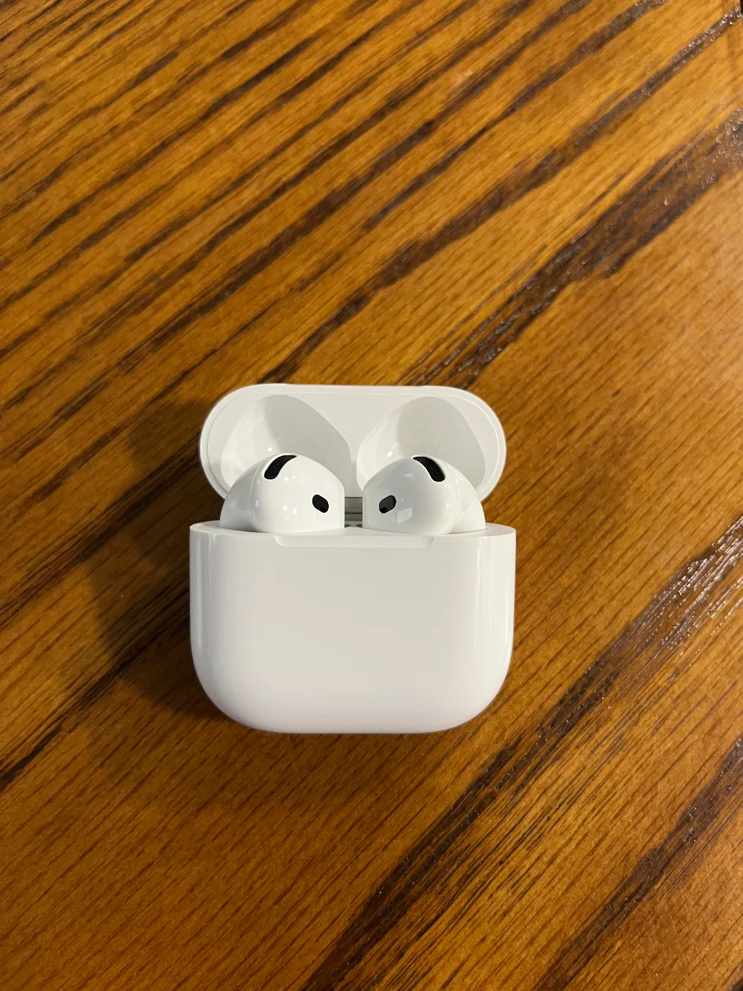 Apple AirPod 4th Gen+ box, lightly used, good condition image indicator(2)