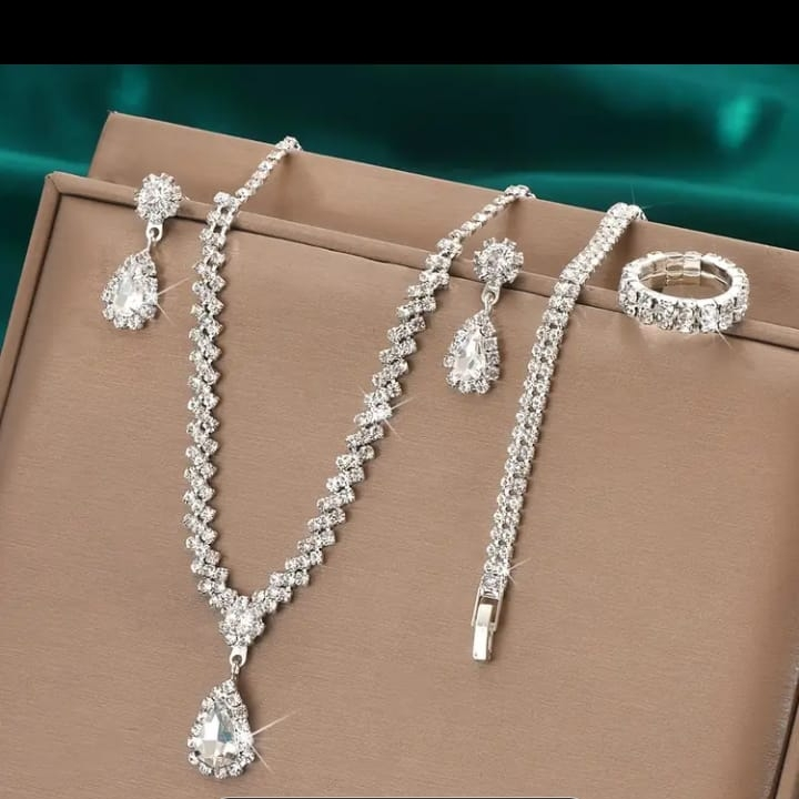 Elegant Crystal Jewellery Set