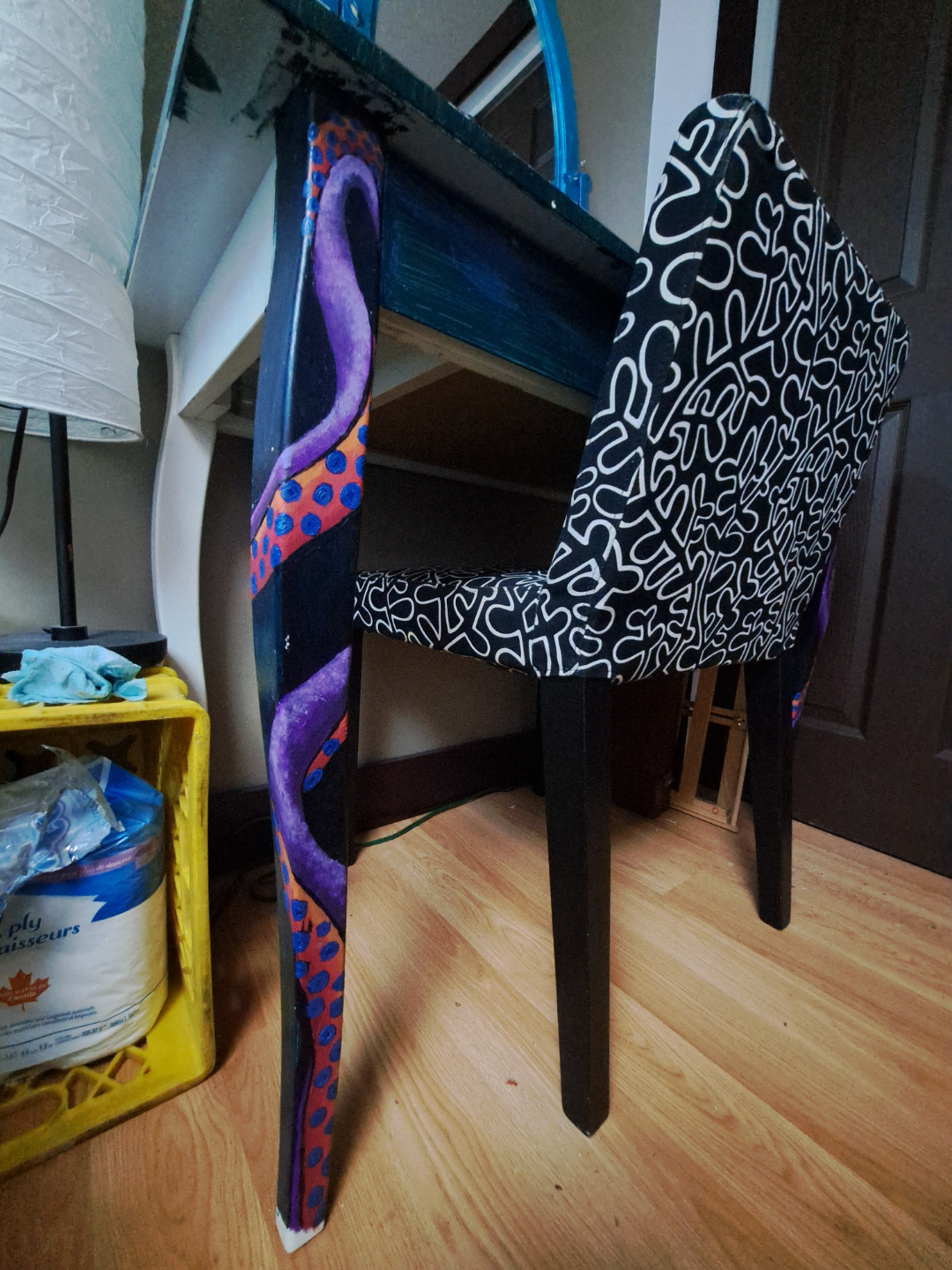 VANITY WITH CHAIR - photo 2