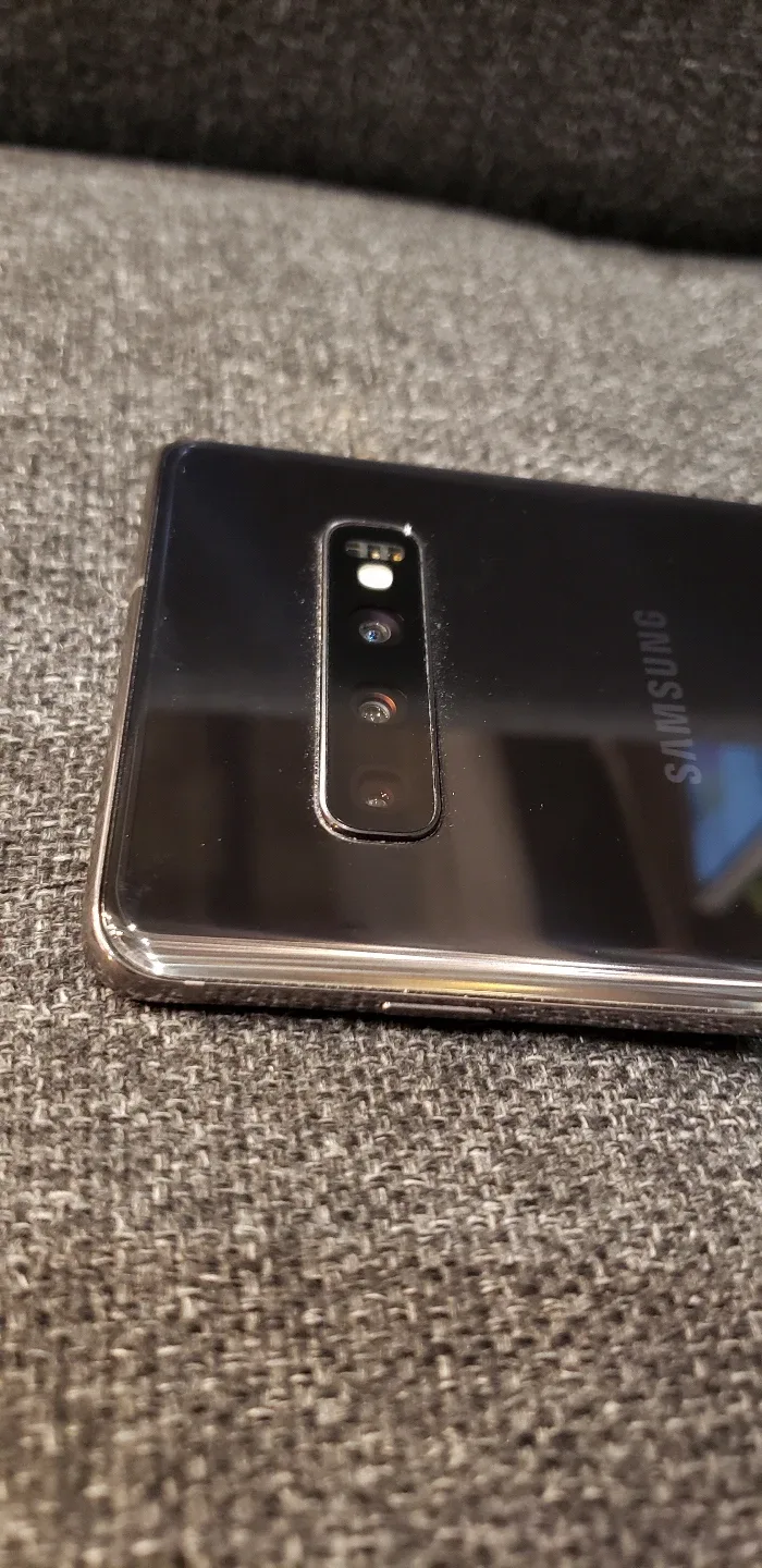 Samsung Galaxy S10 Black Cellphone thumbnail