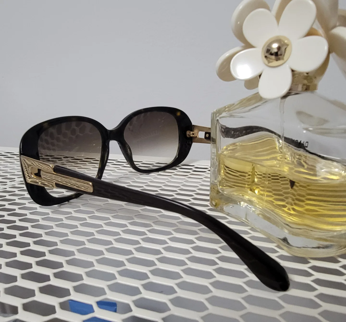 Marc by Marc Jacobs Sunglasses image indicator(3)