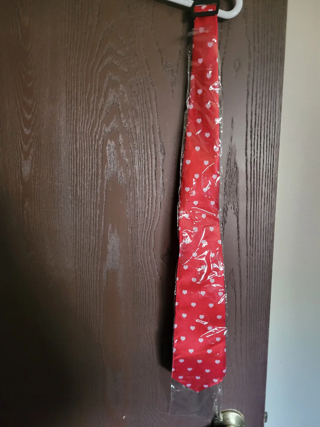Red Tie with White Hearts 🏒 thumbnail