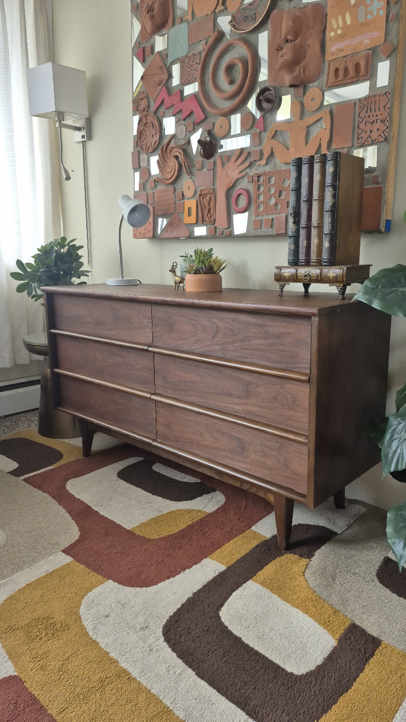 Mid-Century Modern Six-Drawer Dresser - photo 3