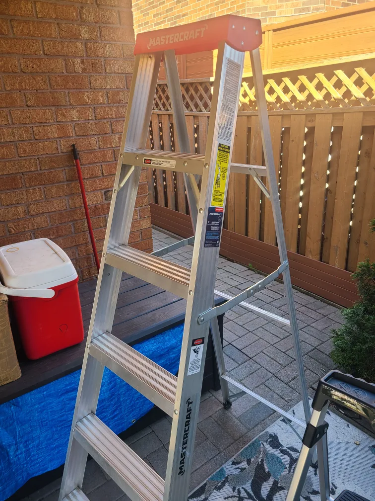 🇨🇦  2 aluminum painter ladders image indicator(3)