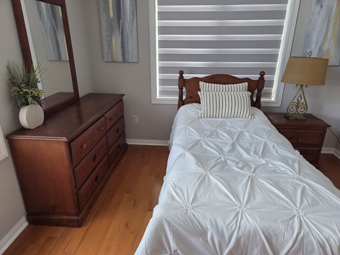 Solid Wood Bedroom set and Desk with Hutch