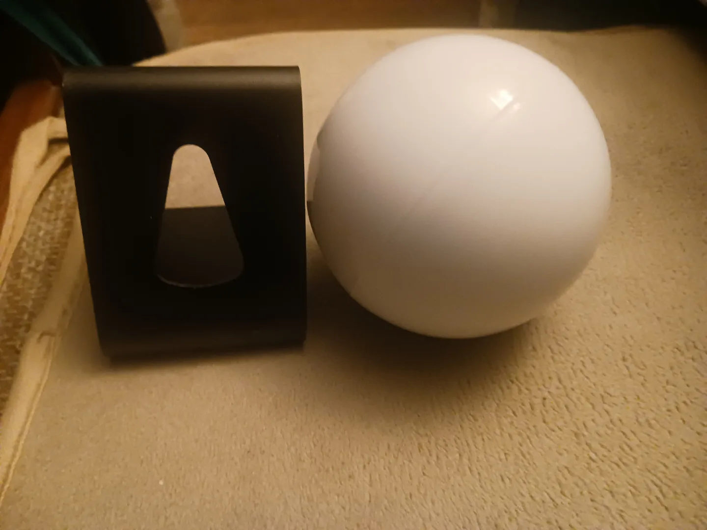 White ball filled with toys/candy image indicator(2)