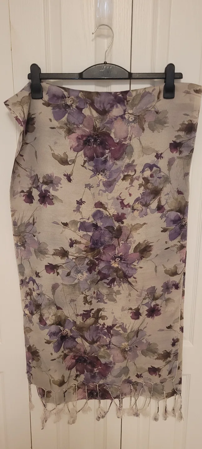 3 beautiful light shawls image indicator(2)