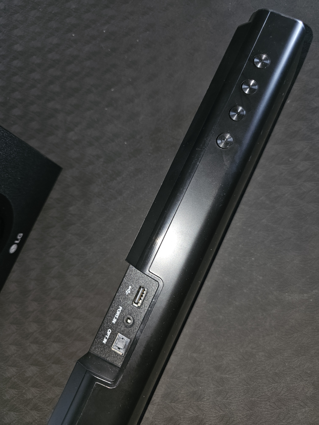 LG Soundbar with Wireless Subwoofer - photo 2