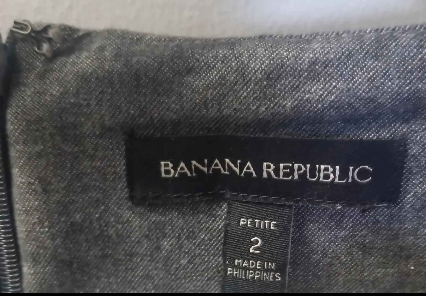 BANANA REPUBLIC Grey Paneled Sheath Dress, Retail $158+ Size 2 image indicator(5)