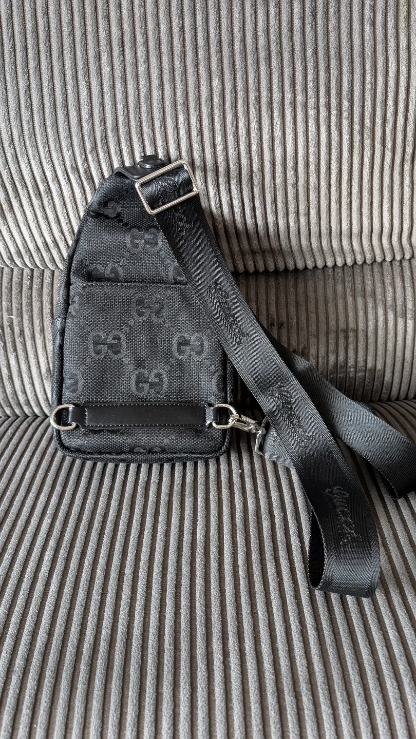 IMMACULATE CONDITION Black Gucci Sling Crossbody Bag image indicator(3)