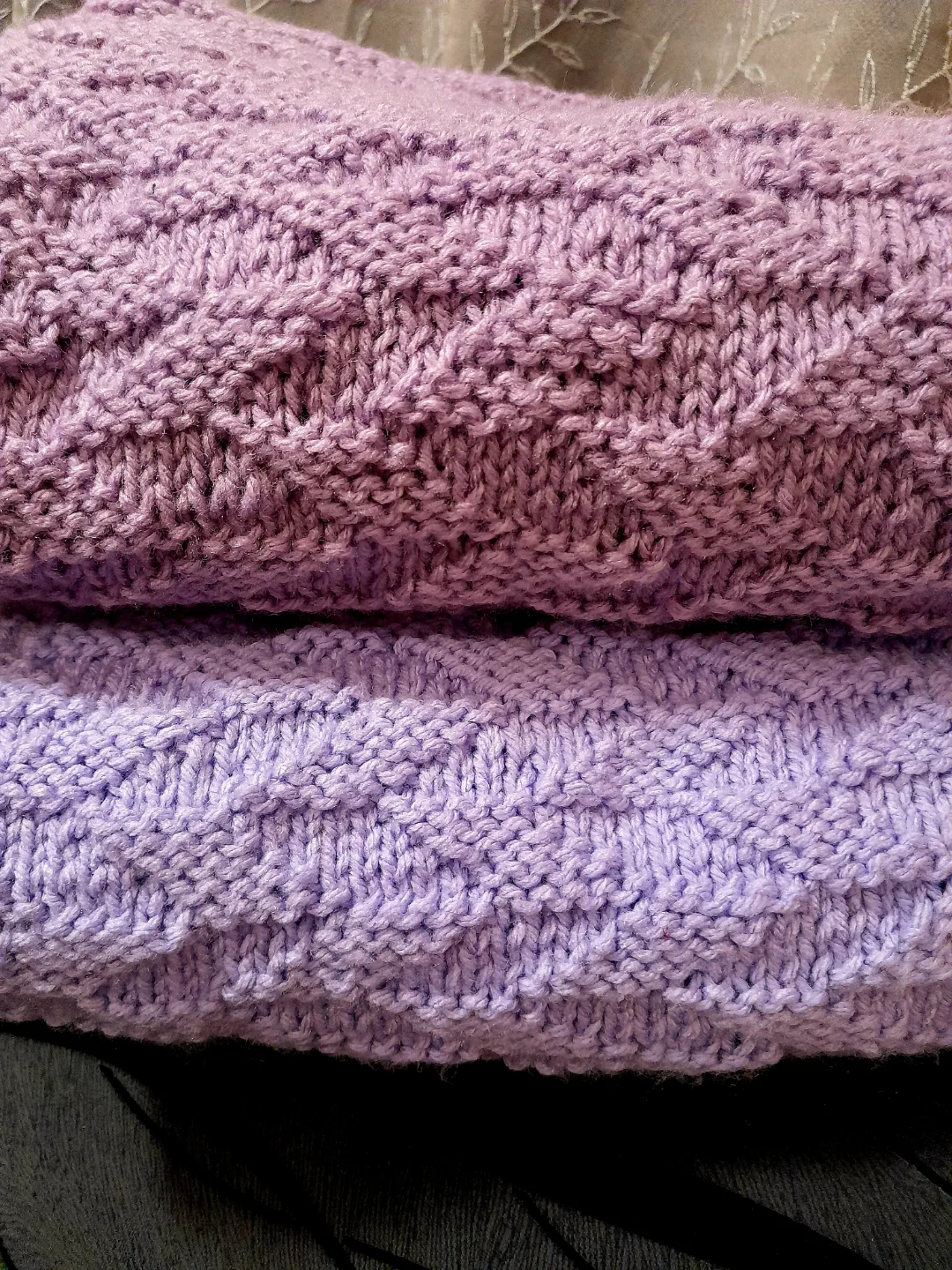 Hand-knitted Baby/Throw Blankets image indicator(2)