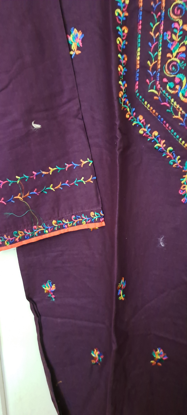 Beautiful embroidered kurta set - photo 3