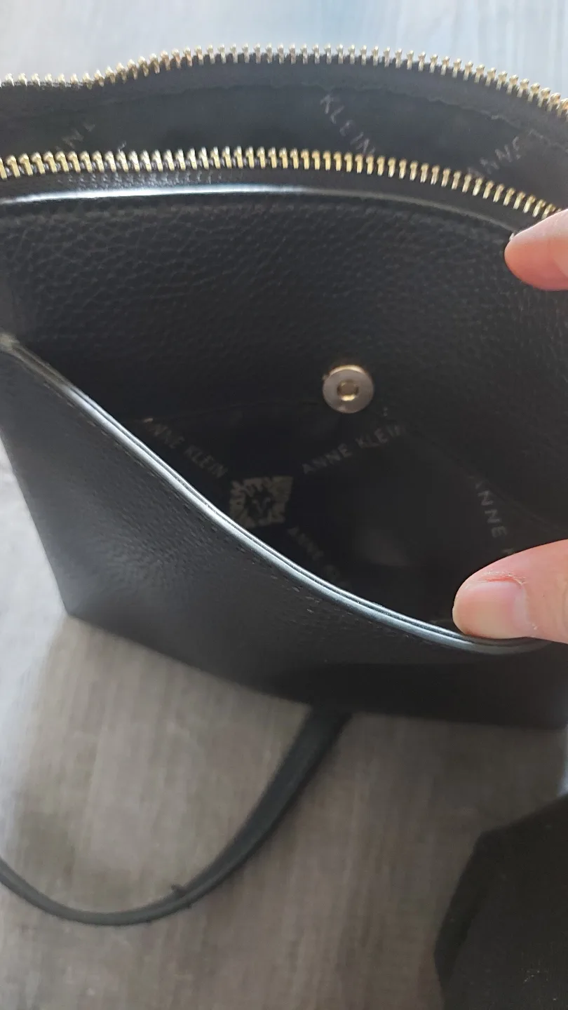 Anne Klein Black Crossbody Bag image indicator(5)