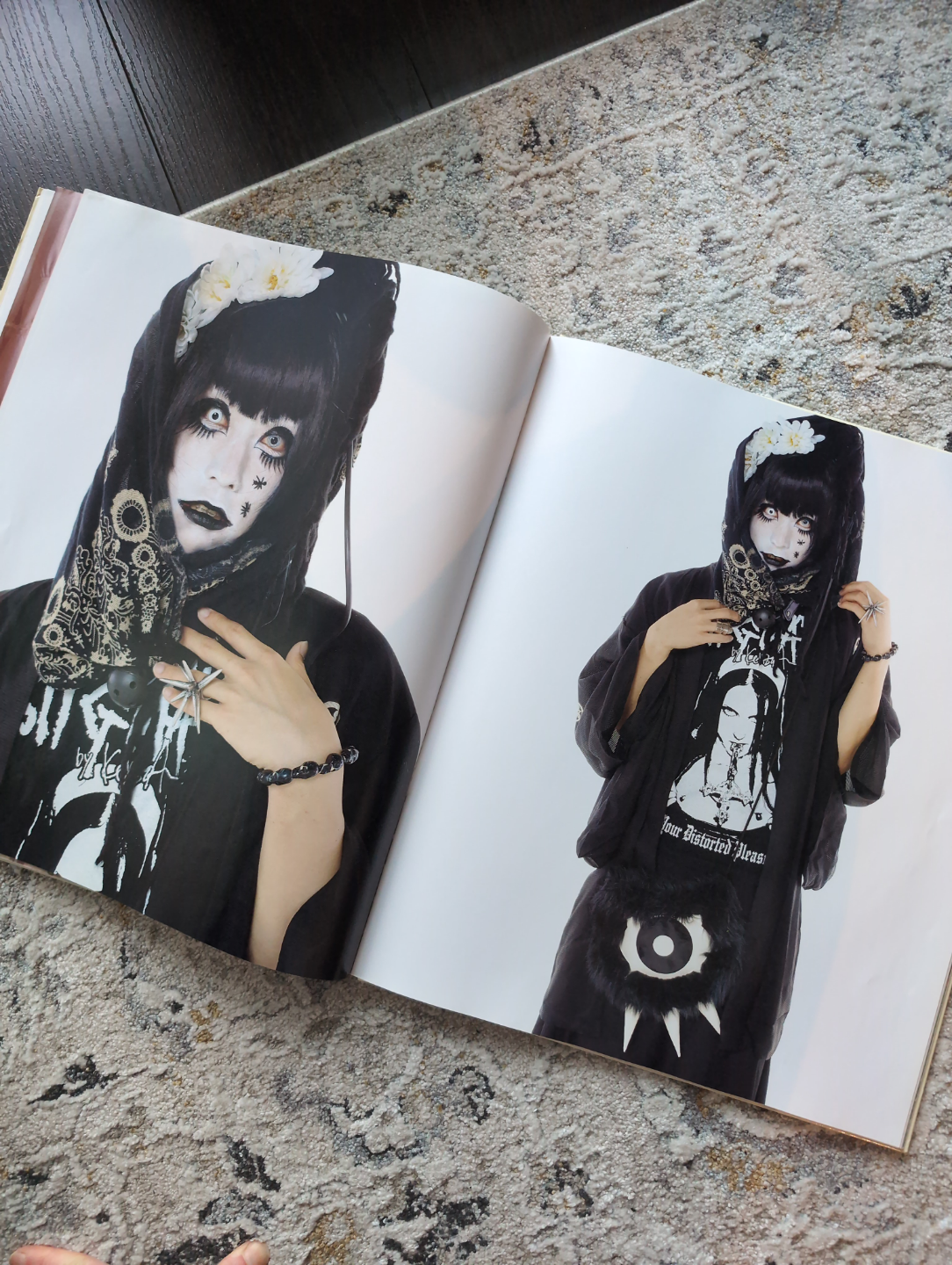 Tokyo Adorned J-fashion Giant Artbook - photo 4