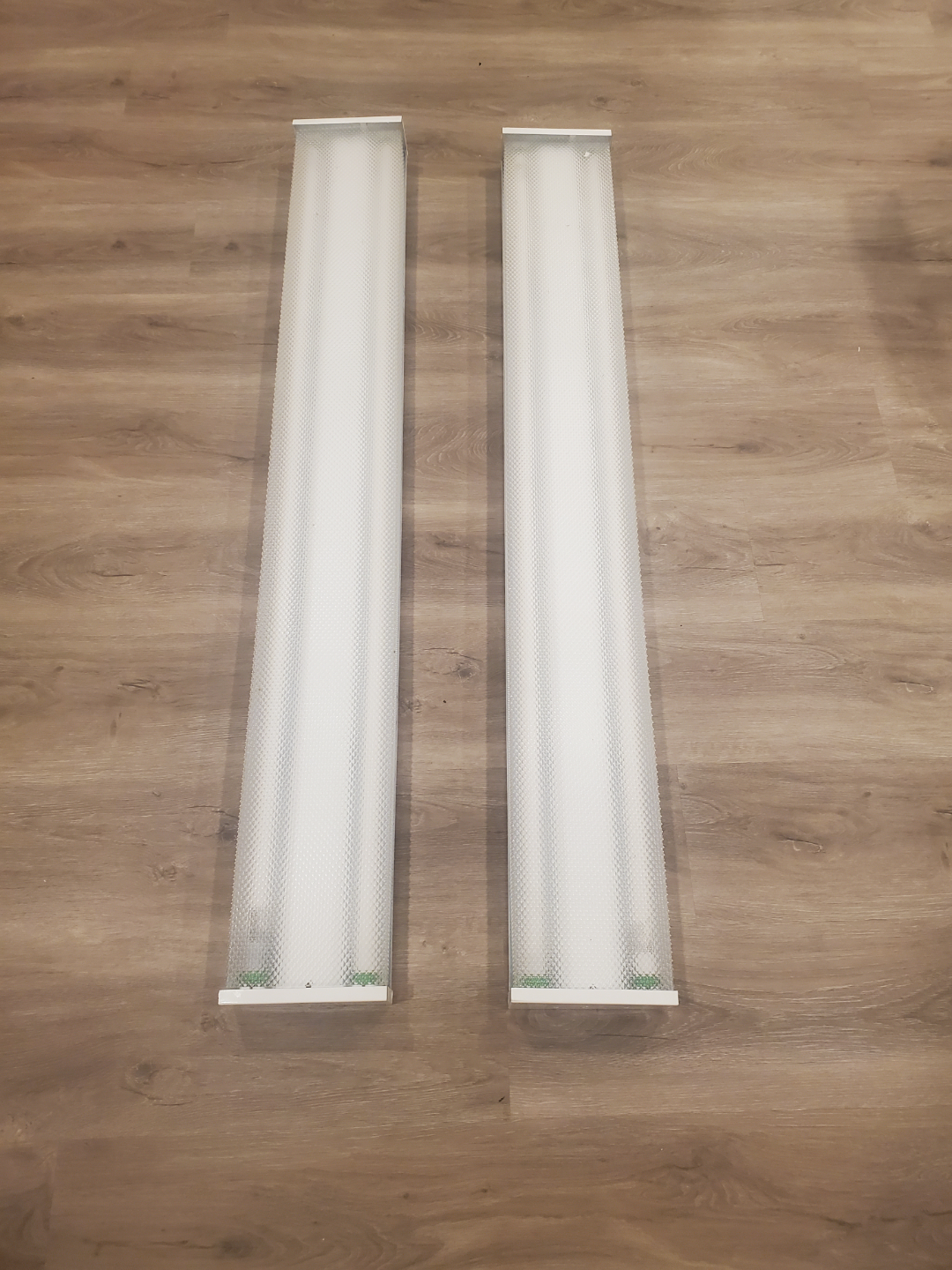 Fluorescent Light Fixtures