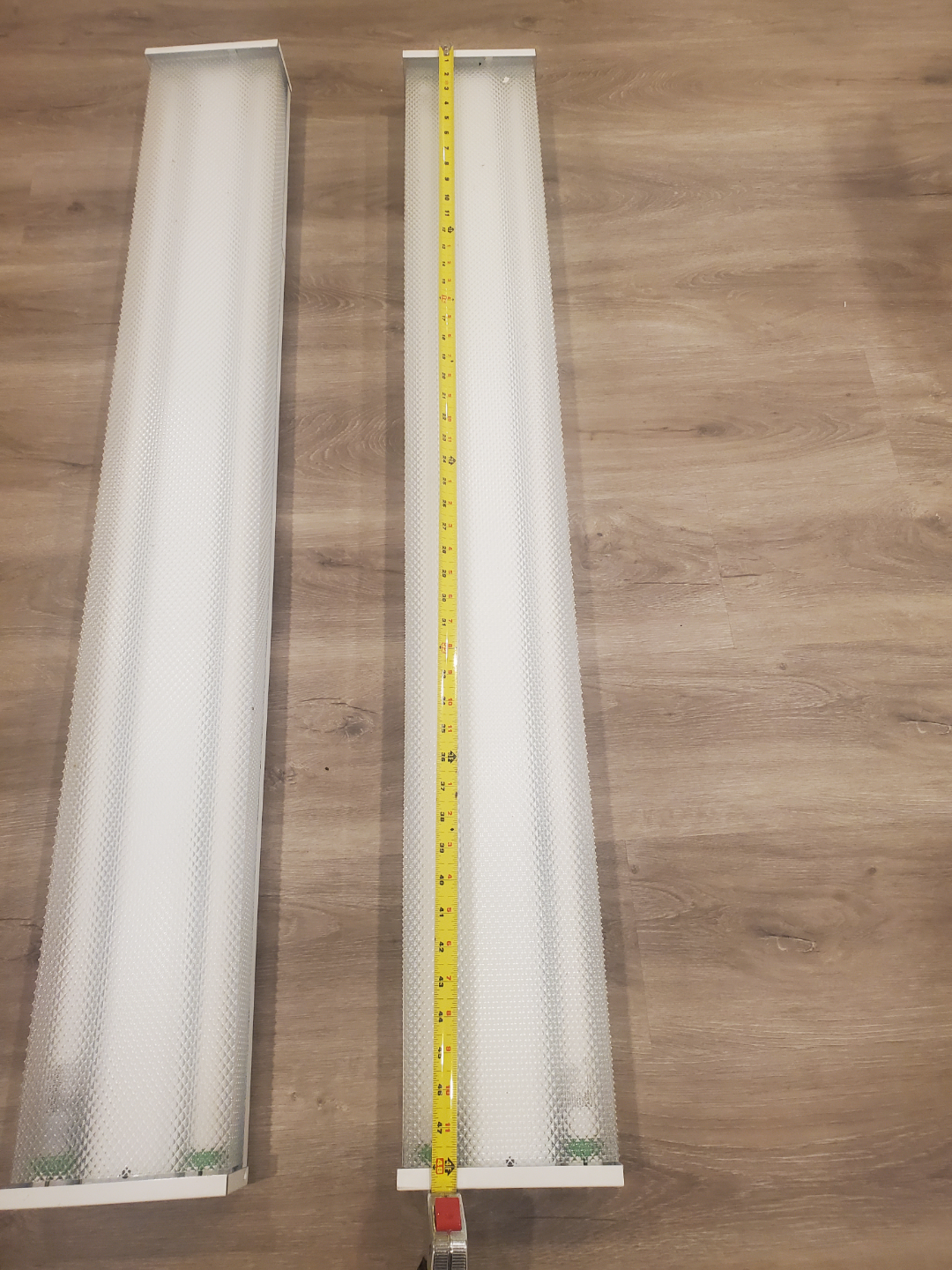 Fluorescent Light Fixtures - photo 2
