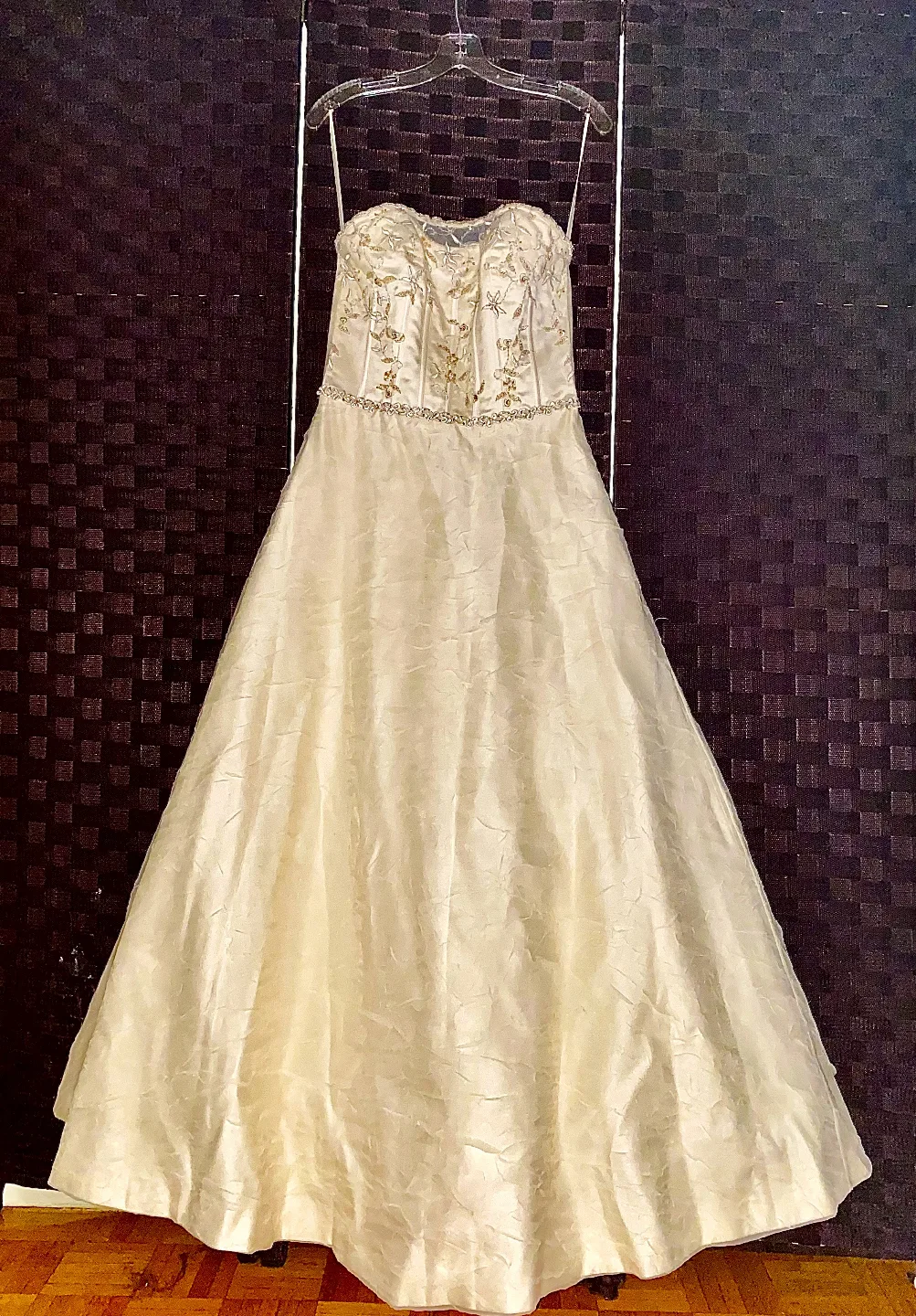 Layered Ball Gown Dress. Sweetheart Neckline. Gold. Size: 8 thumbnail