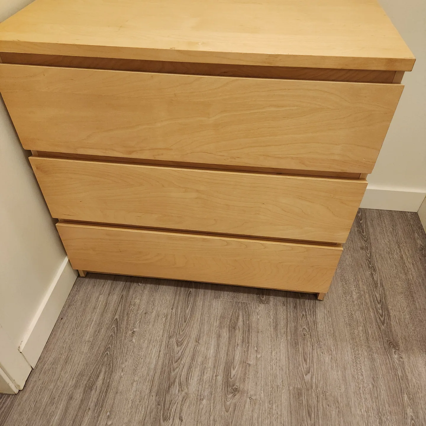 IKEA MALM 3-drawer dresser image indicator(2)