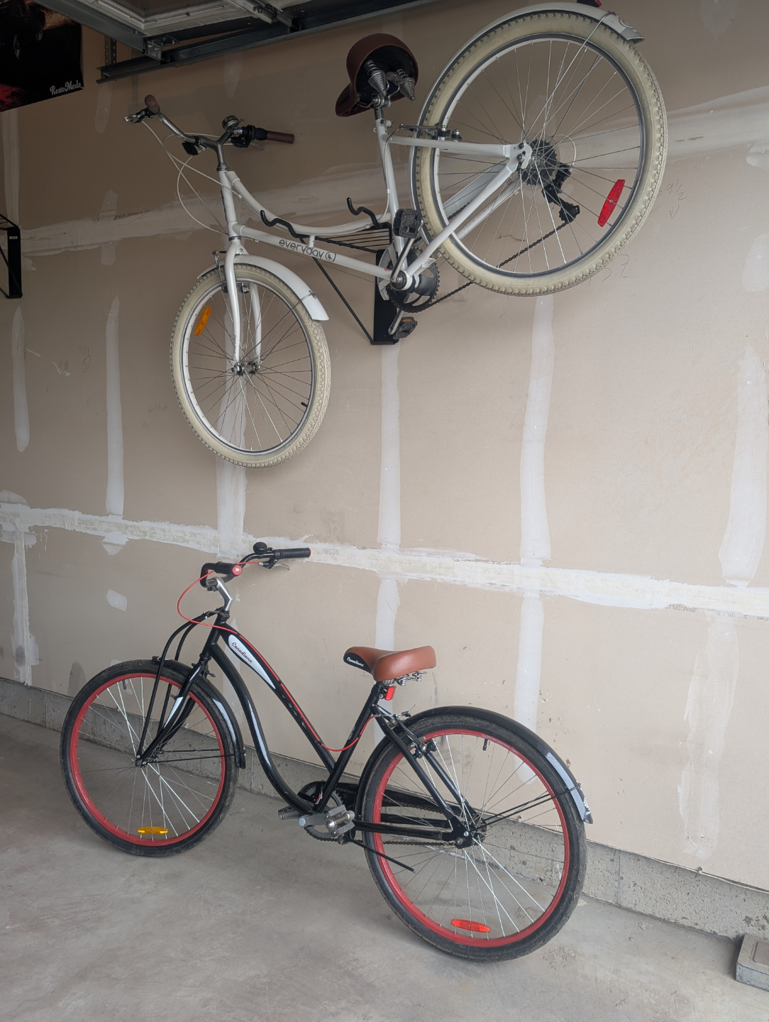 White cruiser bicycle for sale