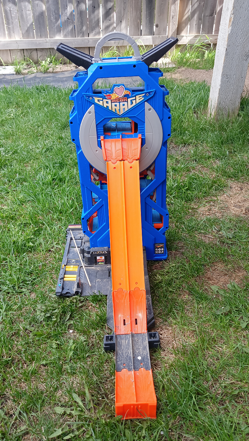 Hot Wheels Ultimate Garage Playset